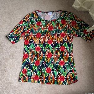 EUC Lularoe top